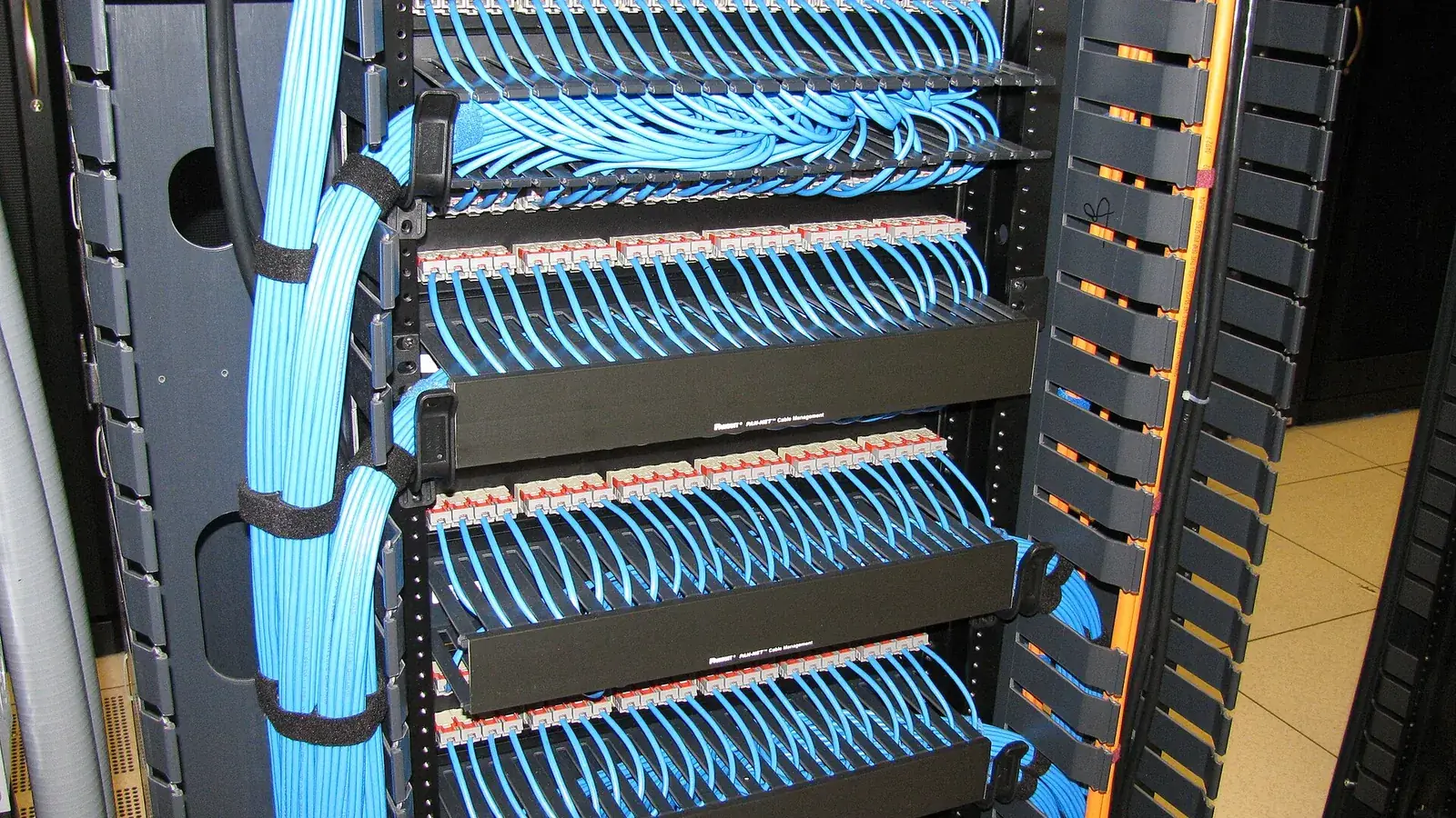 不会代码？用GPT打造高流量工具站（建站 · 数据中心机房场景）