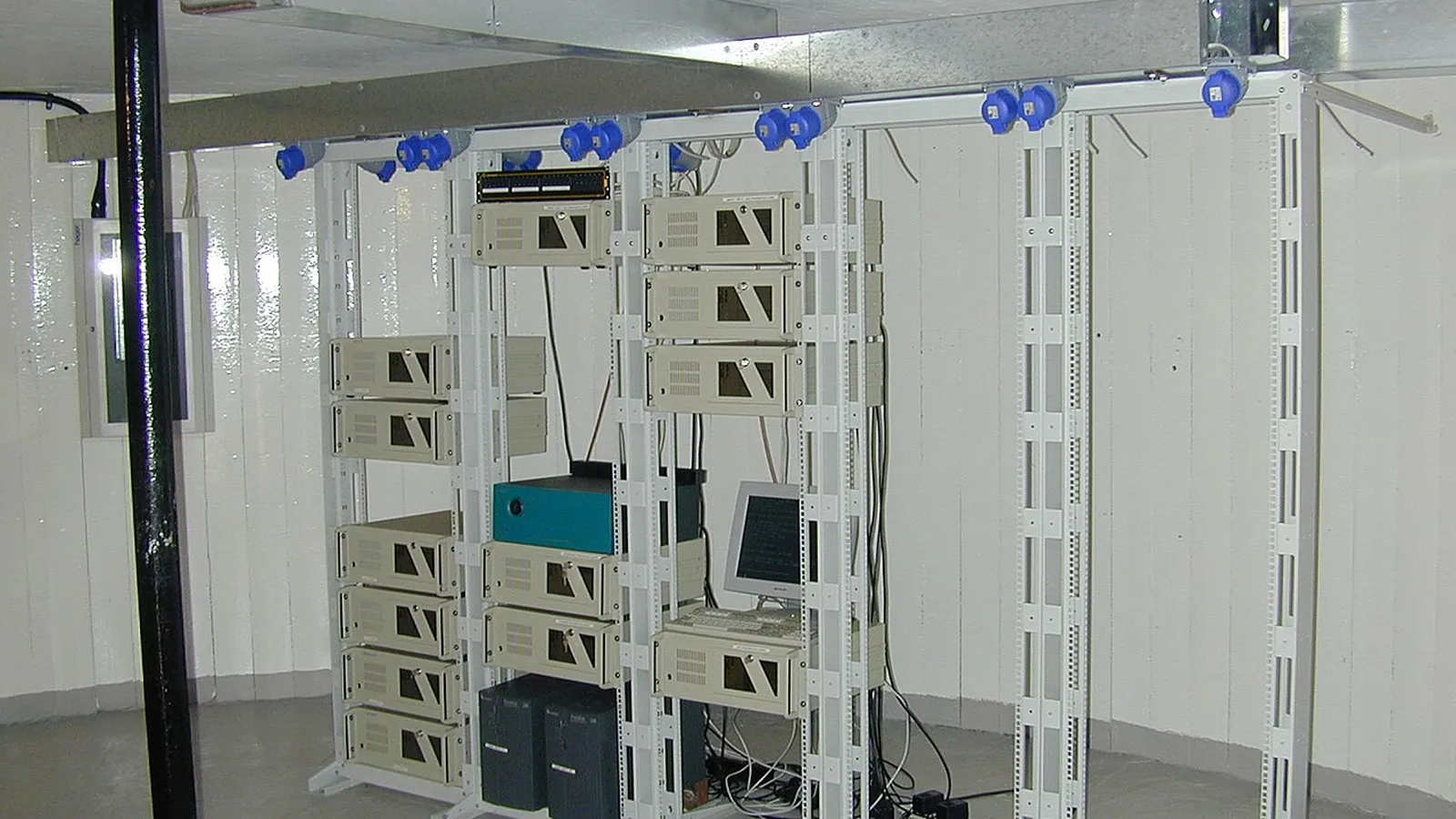 高转化的Landing Page落地页是什么样的（建站 · 数据中心机房场景）